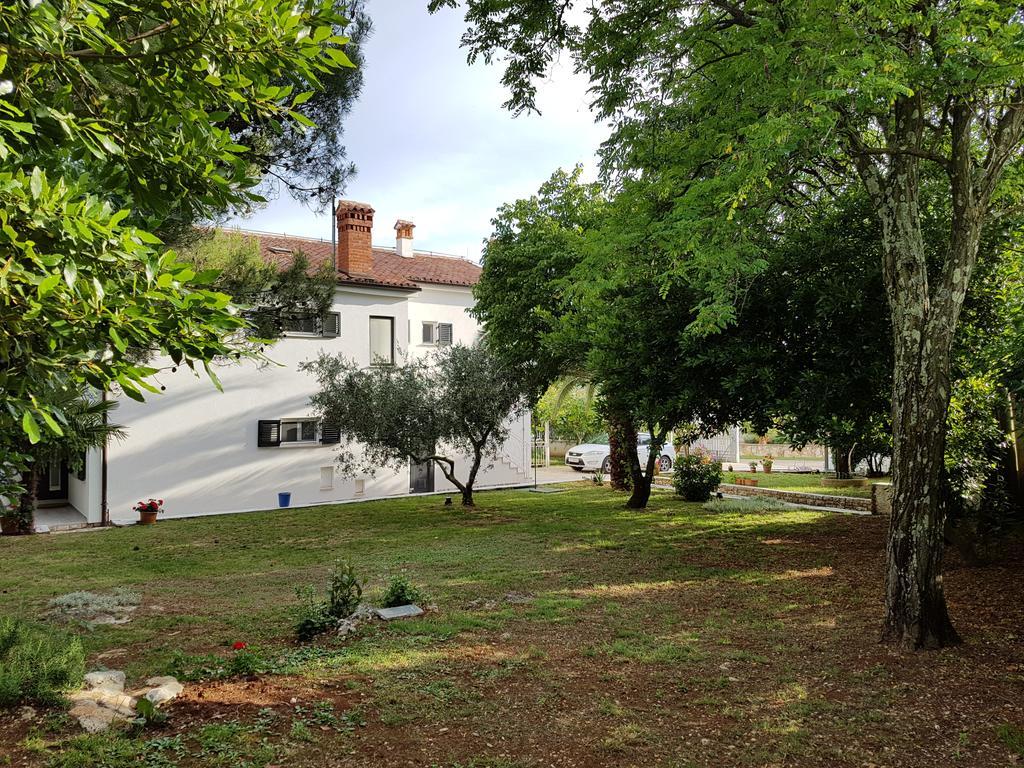 Villa Rosa With Yard And Children'S Playground Tar-Vabriga 外观 照片