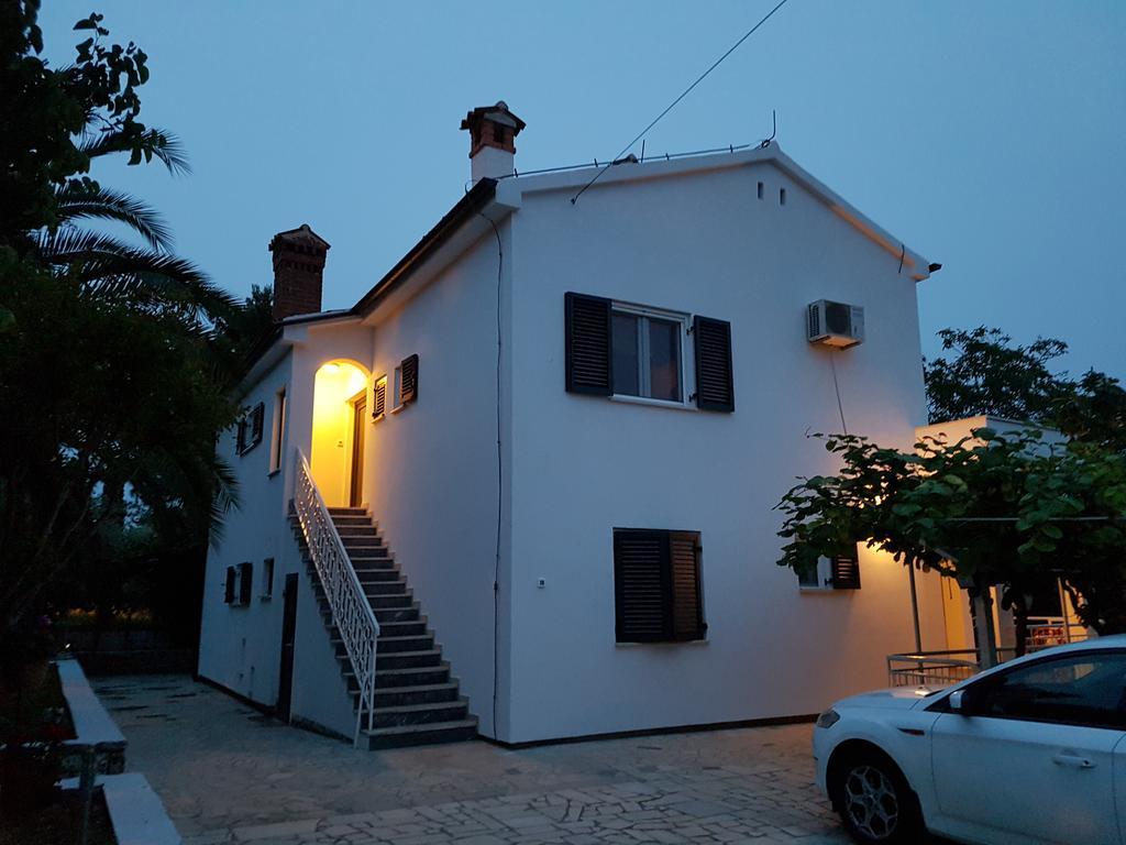 Villa Rosa With Yard And Children'S Playground Tar-Vabriga 外观 照片